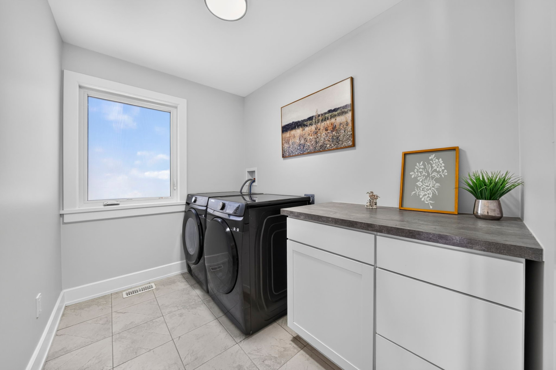 Upper-level laundry room