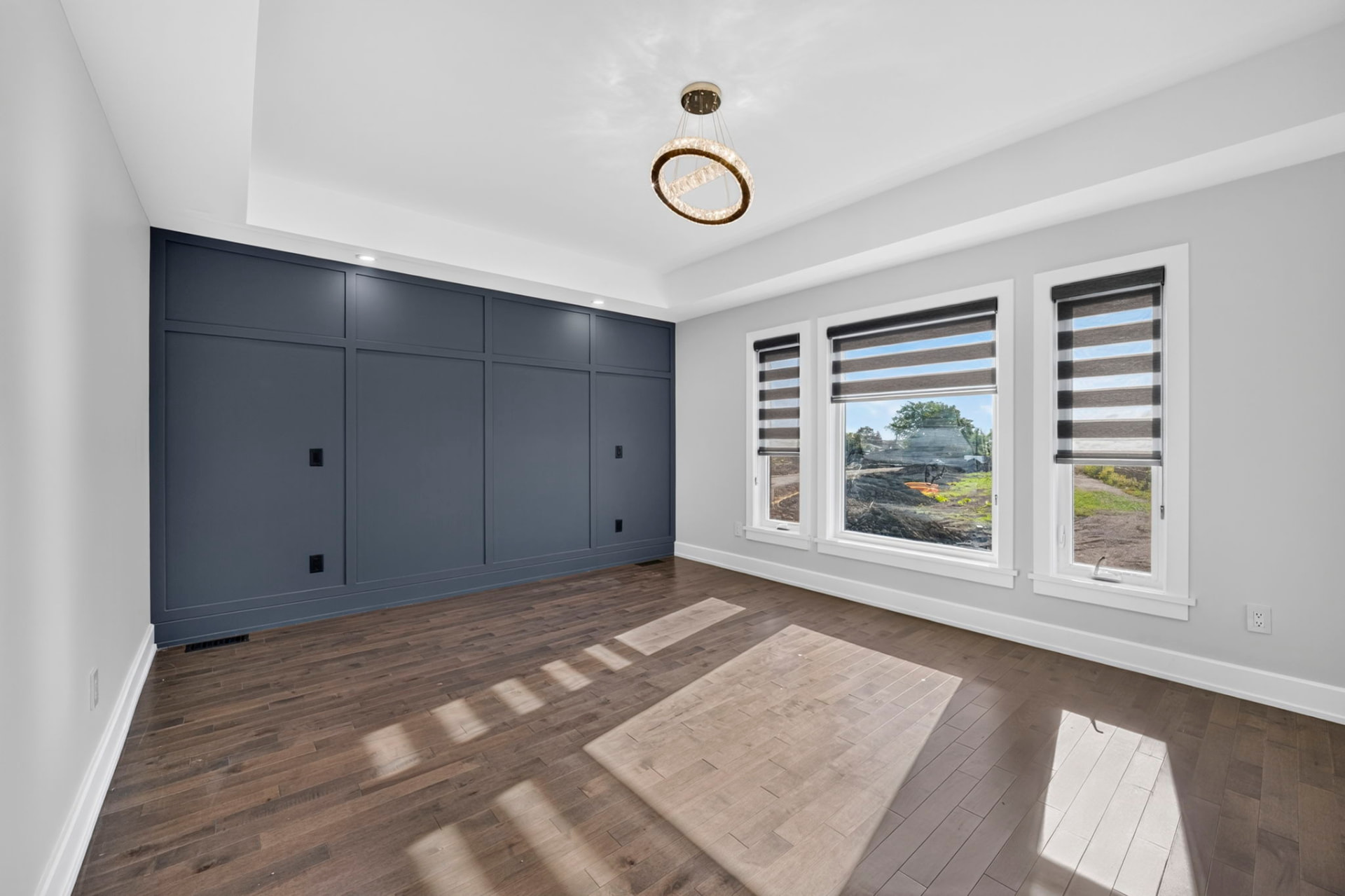 Primary suite with tray ceiling